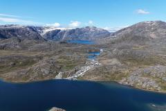 Droneoverblik i fjorden ved Napasoq