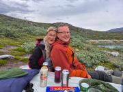 Bålhygge i Sulussuugutip Kangerlua med Petrer og Johanne