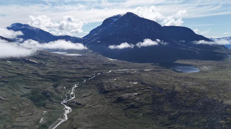 Fra 500 meter - elven i Qoorqut