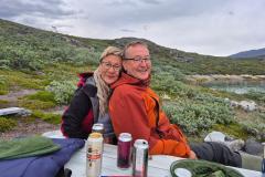 Bålhygge i Sulussuugutip Kangerlua med Petrer og Johanne