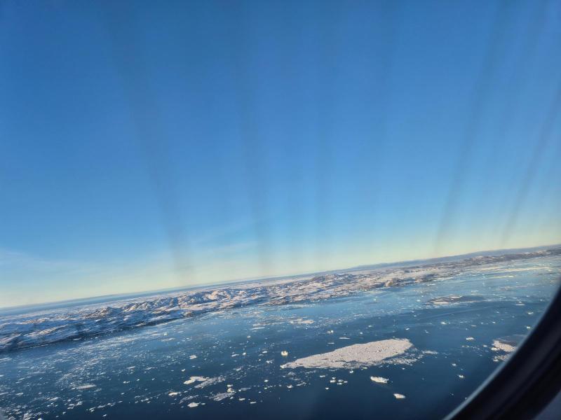 Nuuk fjorden fra Danmarksflyveren - vinter og sol. Meget is fra Isfjorden