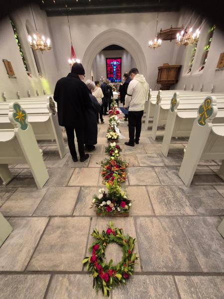 Begravelsesceremonien i kirken var meget smuk