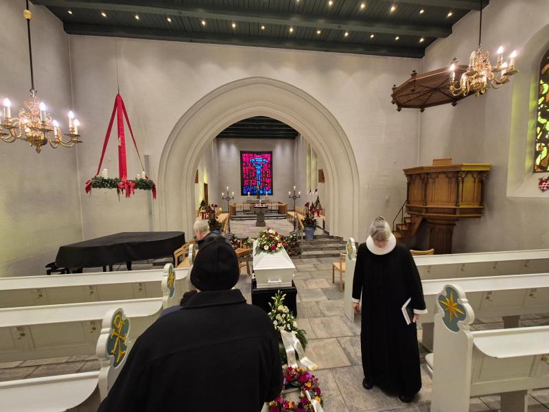 Begravelsesceremonien i kirken var meget smuk