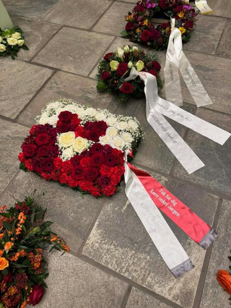 Begravelsesceremonien i kirken var meget smuk