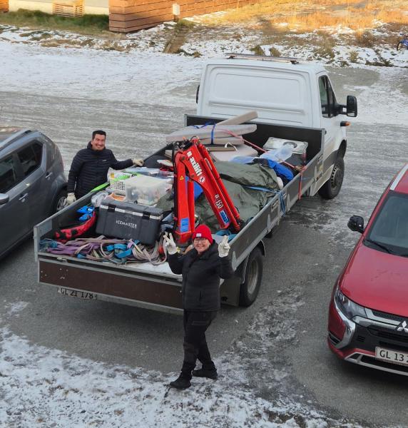 Læsset fra Maru er ankommet hjem og skal bare op