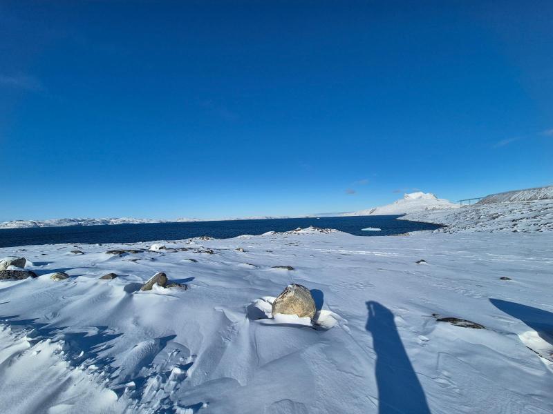 Sermitsiaq i forårssol