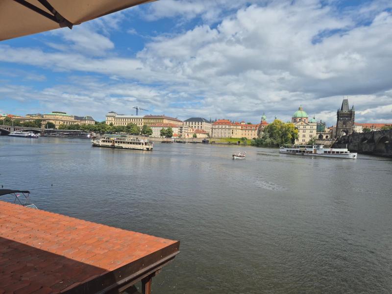 Luksusrestaurant i Prag lige ved Karlsbroen