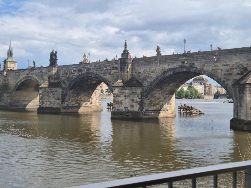 Luksusrestaurant i Prag lige ved Karlsbroen