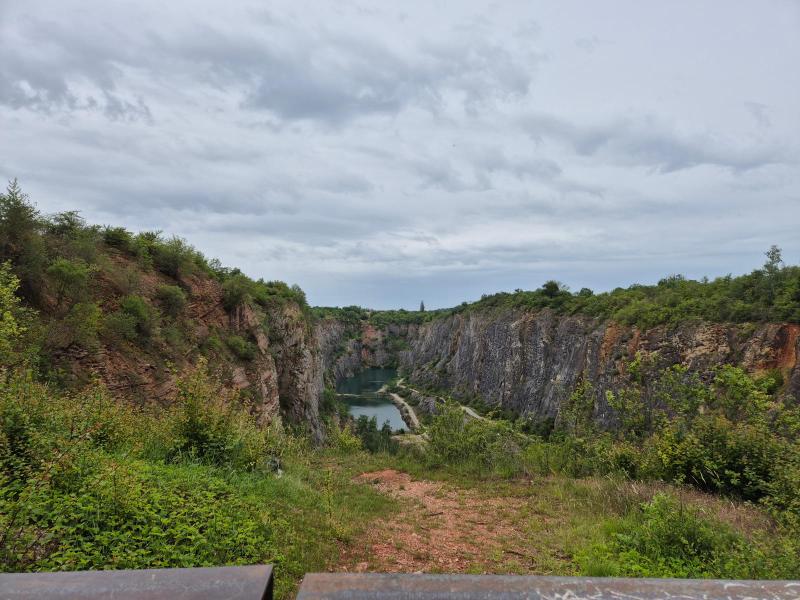 Stenbryd nær Karlstein Slot