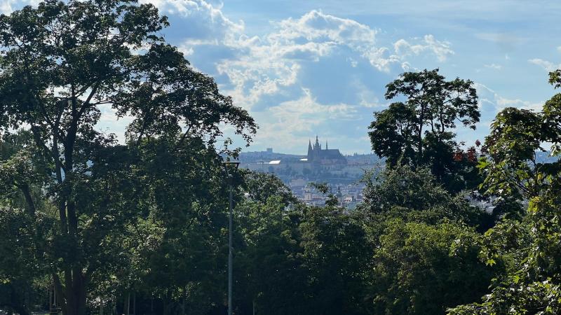 Tjekkede igen udendørs spille sted i Prag - men for mange mennesker
