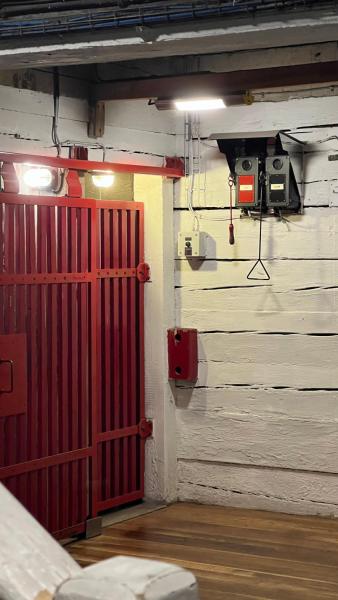 En mikroelevator 135 m op i - 8 personer i Saltminen nær Krakow