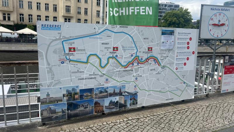 Turisttur med båd i Berlin