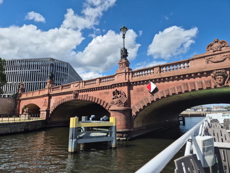 Turisttur med båd i Berlin