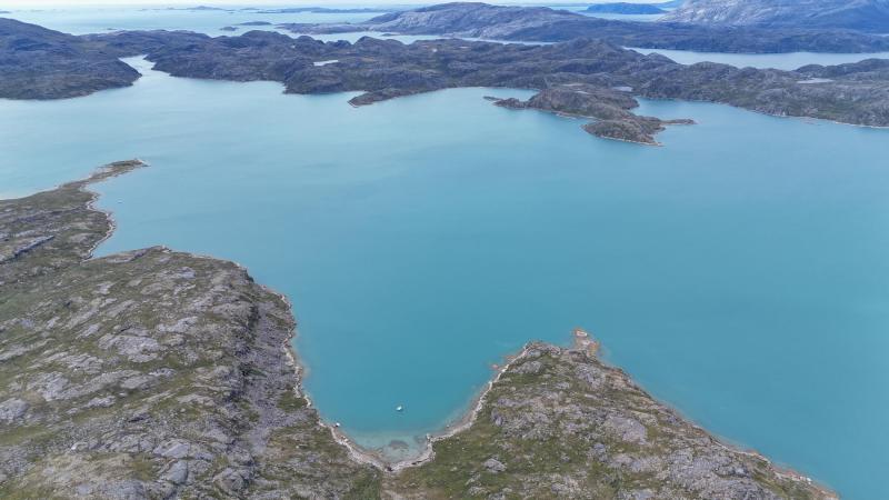 Foto fra ca. 500 m højde inde i Tasiussarsuaq