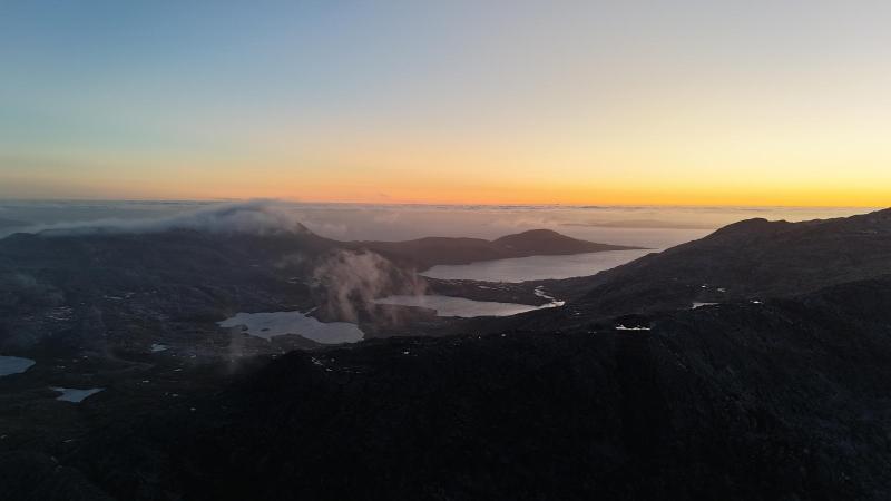 500 meter oppe i Amitsorssuaq ved Buksefjordens munding