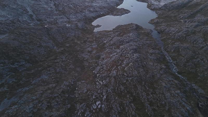 500 meter oppe i Amitsorssuaq ved Buksefjordens munding