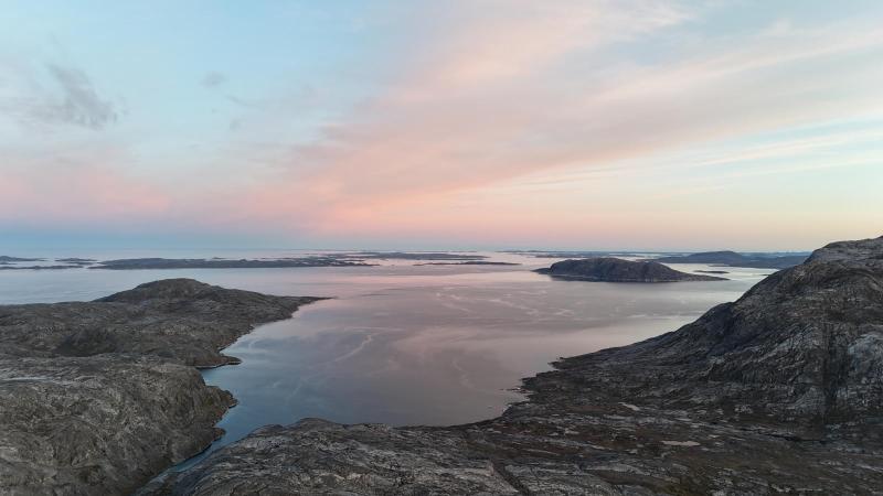 500 meter oppe i Amitsorssuaq ved Buksefjordens munding
