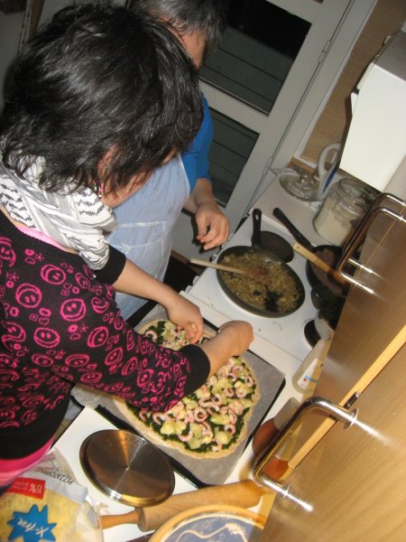 2008-03-01_middag_jesper_maritha_mette_ivalo_rumle_001