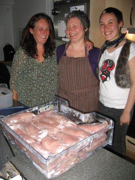 2008-07-19_qorqut_mette_ivalo_karin_soeren_roedfisk_003