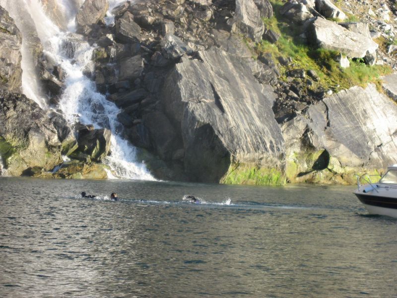 2008-07-24_sejltur_rumle_dan_helle_benjamin_sermitsiaq_pers_hytt_039