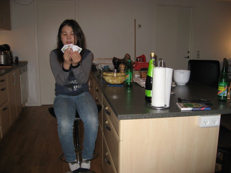 2008-11-21_alu_dorthe_richard_julia_bea_alma_middag_fondue_006