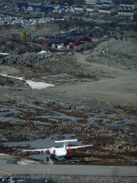 2011-06-10-1056_dash8_fly