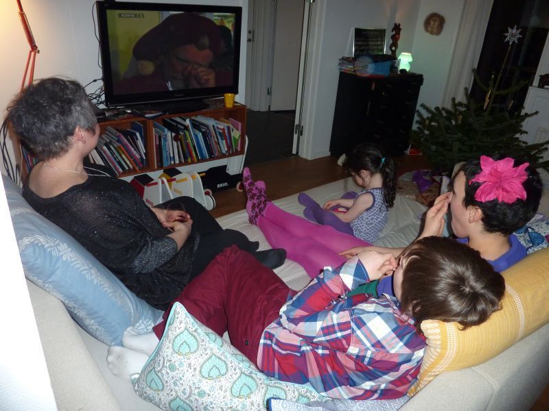 2011-12-24-1942_-_ivalo_lynge_labansen_mette_labansen_qupanuk_eugenius_labansen_rumle_labansen