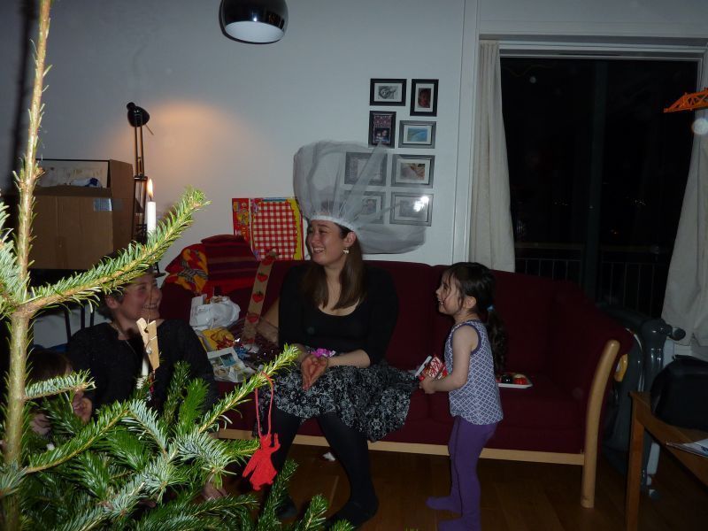 2011-12-24-2038_-_maritha_eugenius_labansen_mette_labansen_qupanuk_eugenius_labansen