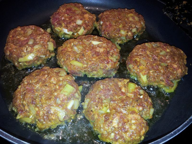 2012-03-11-1902_-_frikadeller_mad