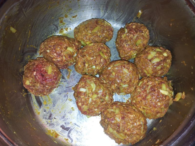 2012-03-11-1902_-_frikadeller_mad_2