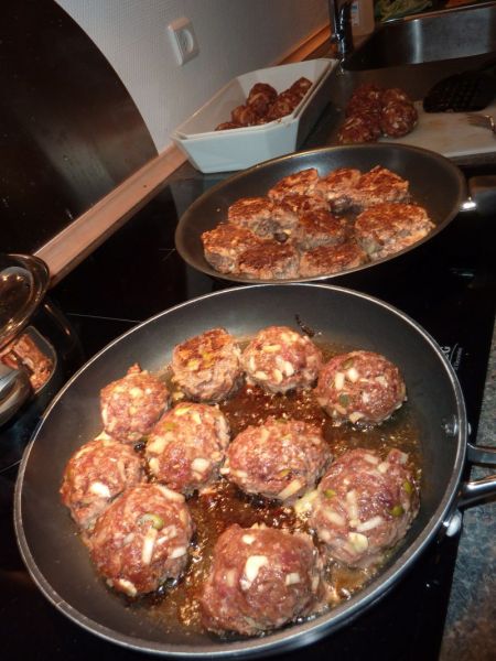 2012-10-27-2124_-_frikadeller_mad
