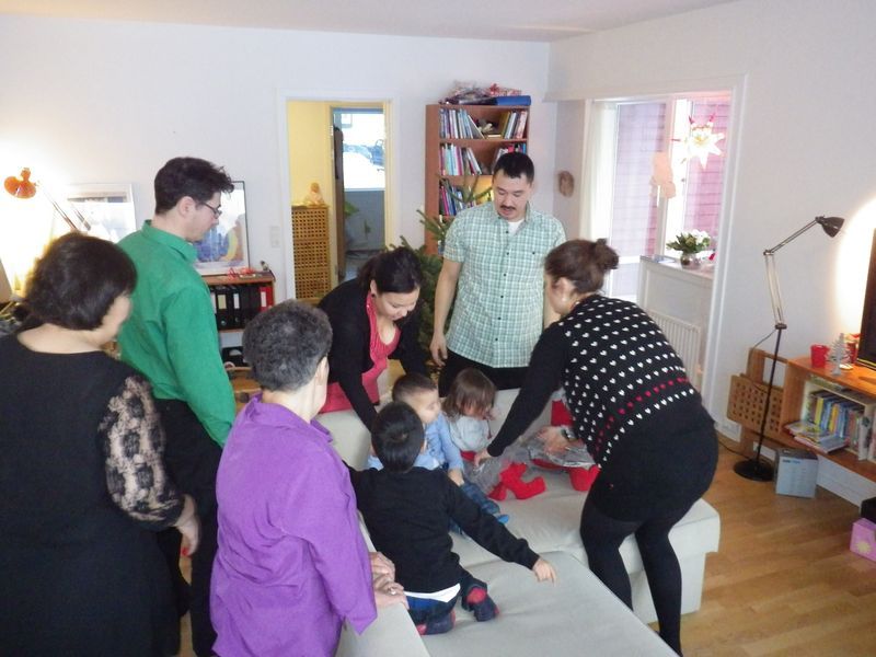 2012-12-24-1457_-_hans-jakob_aqqaluk_platou_jesper_eugenius_labansen_johanne_eugenius_maritha_eugenius_labansen