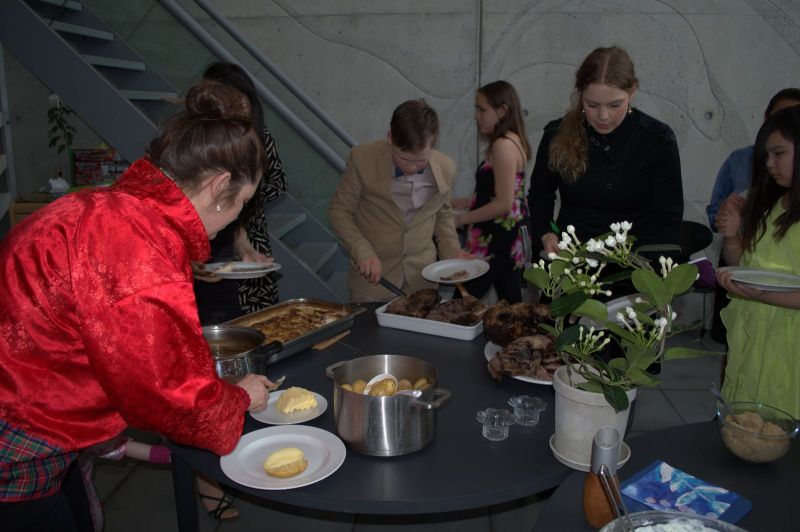 2013-04-28-2025_-_aima-loevstroem_maritha-eugenius-labansen_rumle-labansen