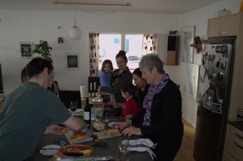 2013-04-26-1847_-_jesper-eugenius-labansen_joergen-labansen_maritha-eugenius-labansen_martha-labansen_qupanuk-euge_2