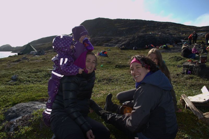 2013-08-03-1812_-_ivalo-lynge-labansen_maritha-eugenius-labansen_ukaleq-eugenius-labansen