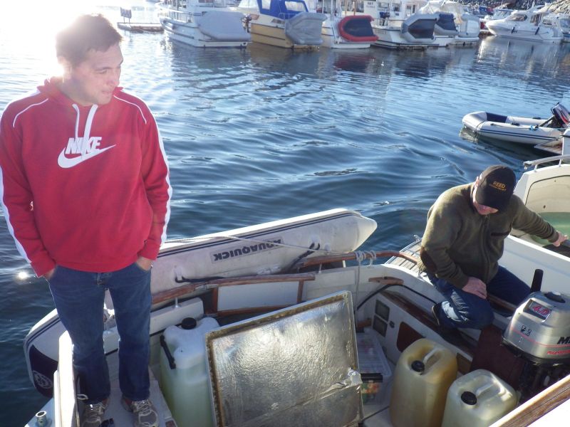 2013-10-04-1901_der_ventes_med_spaending_om_motor_bliver_i_orden_claus_gode_1_tom_pedersen