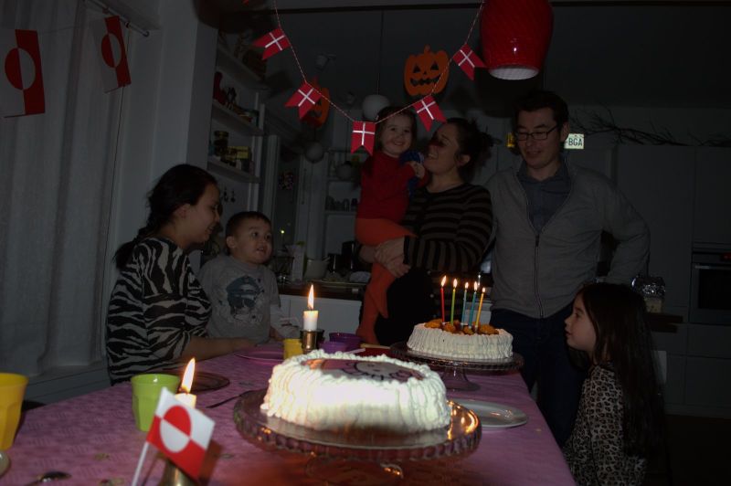 2013-11-12-1945_qupanuk_s_foedselsdag_elias_gode_1_jesper_eugenius_labansen_maritha_eugenius_labansen_naduk_steenholdt_qupanuk_eugen