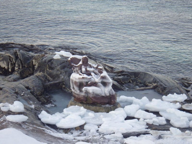 2015-02-26-0828_-_Gode_1_Statue