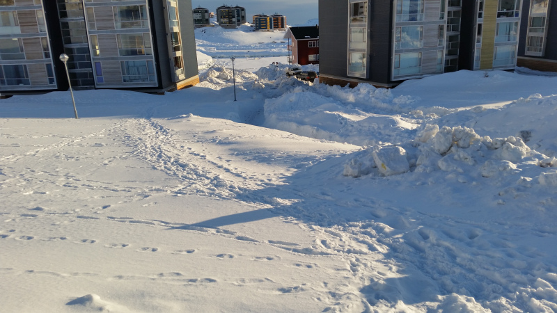Sne og sol i Qinnqorput
