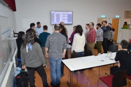 2016-04-21-1921_Holdnumre_traekkes_-_2