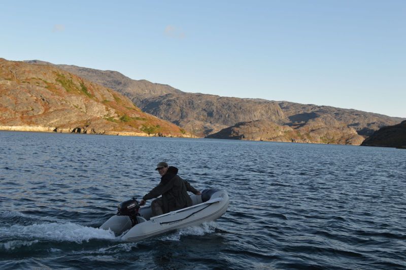 Prøvesejllads med påhængsmotoren