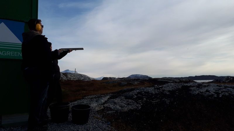 Tuttumik - Nukissiorfiit dag på skydebanen