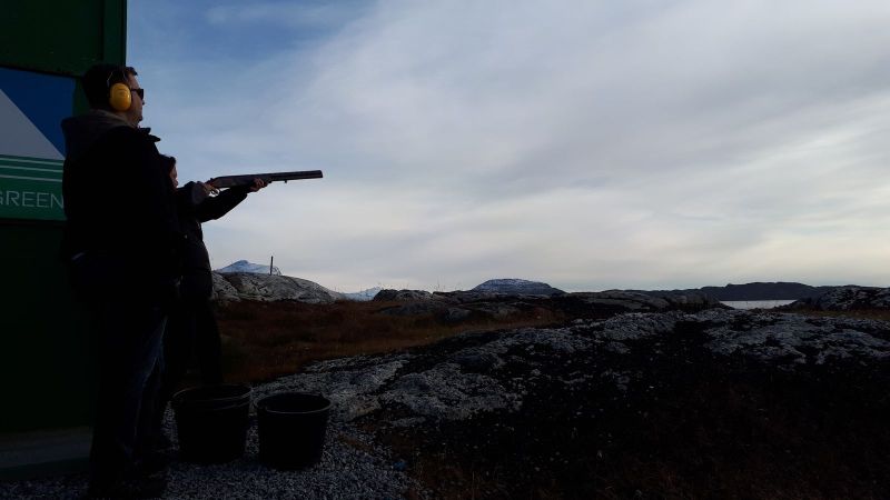 Tuttumik - Nukissiorfiit dag på skydebanen