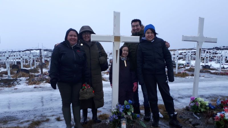 2018-12-24-1349_-_Anna Hessler Labansen; Linda Louise Hessler Isbosethsen; Mina Hessler Isobosethsen; Peter Isoboseth