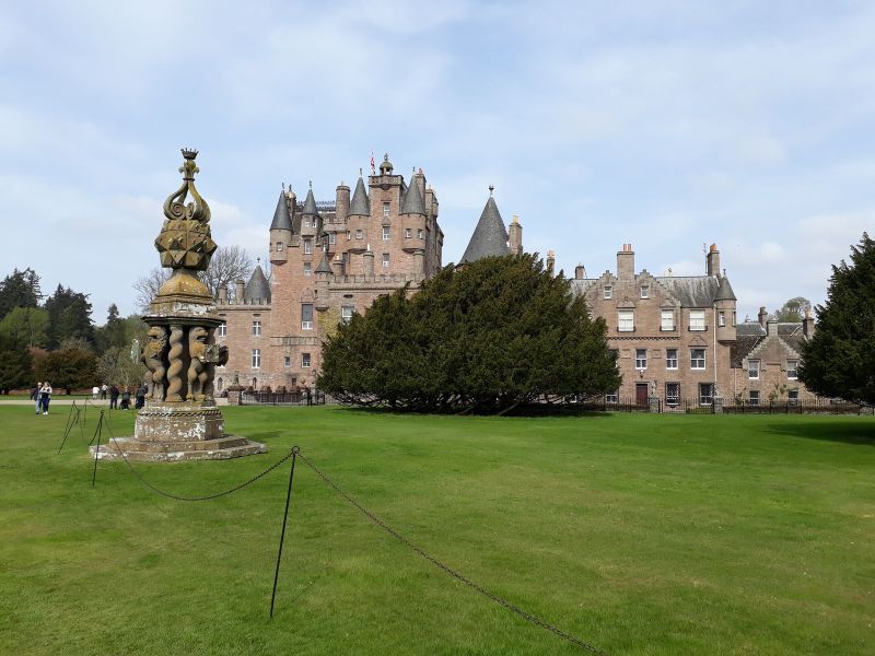 2019-04-23-1123_Besøg-på-Glamis-Castle-Dronningemoderens-barndomsslot_-