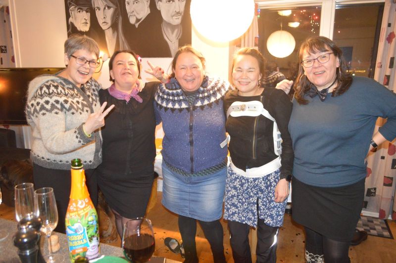 2020-01-01-0142_Anna-Hessler-Labansen-Bedste_1-Juliane-Burmeister-Maren-Mikkelsen-Lennert-Mina-Hessler-Isoboset