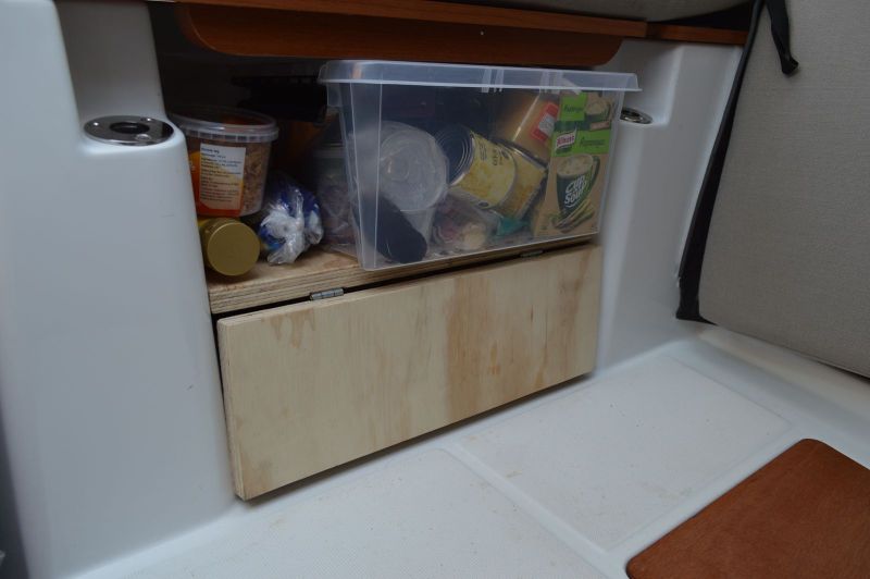 Maru's nye hylde og fodstøtte