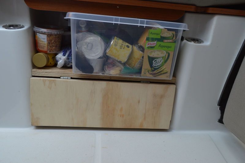 Maru's nye hylde og fodstøtte