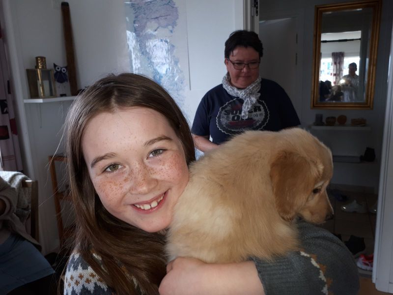 Emily og lillebror er på besøg