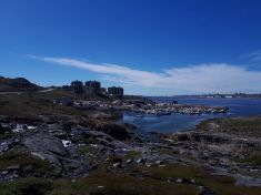 2020-07-01-1321_Bådebro-Qinnqorput-bugten